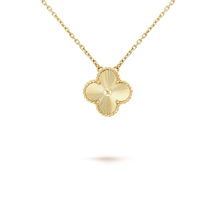 [Regal Gem]CLOVER 15MM LASER NECKLACE AND BOX